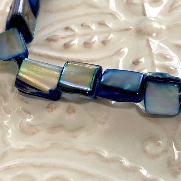 Blue Iridescent Triangular Abalone Mother of Pearl Seashell Stretch Bracelet - Picture 14 of 14